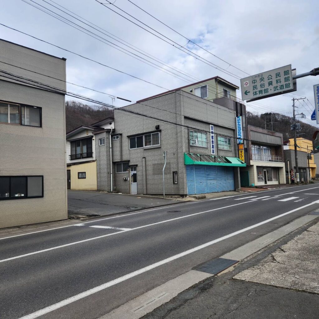 福岡長嶺バス停からの登り口